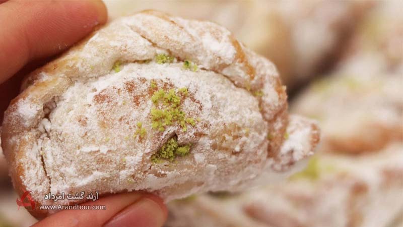 قطاب از سوغات معروف قزوین