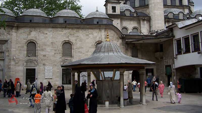 مسجد ایوب سلطان از جاهای دیدنی اطراف مرکز خرید فروم استانبول