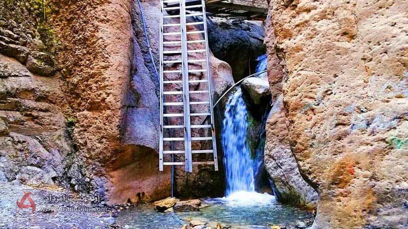 آبشار قره سو از جاهای دیدنی مشهد در تابستان
