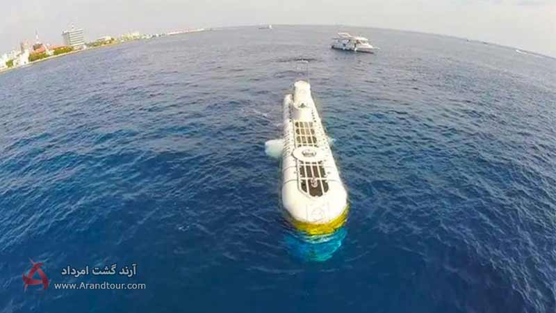زیردریایی وال از جاهای دیدنی مالدیو