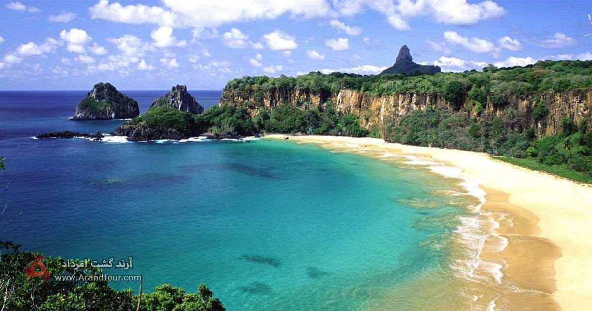 ساحل بایا دو سانچو (Baia do Sancho) در برزیل