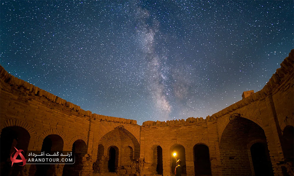بارش شهابی در کاروانسرای دیر گچین