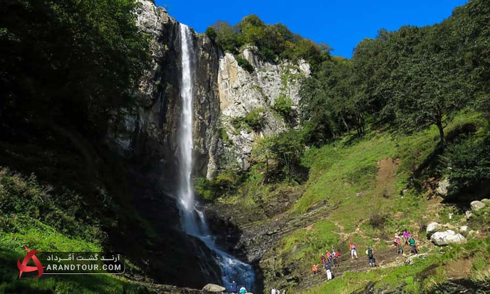 سفر به آبشار لاتون با آرند تور