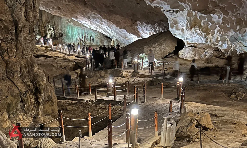 غارهای خلیج هالونگ بی ویتنام