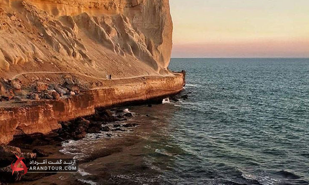 ساحل صخره ای چابهار