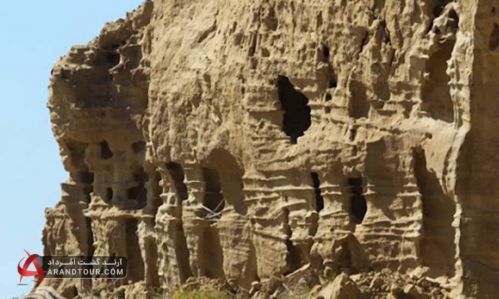 غارهای سه&zwnj;گانه بان&zwnj; مسیتی چابهار